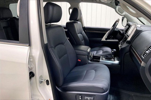 Used 2018 Toyota Land Cruiser AWD/4WD image 7
