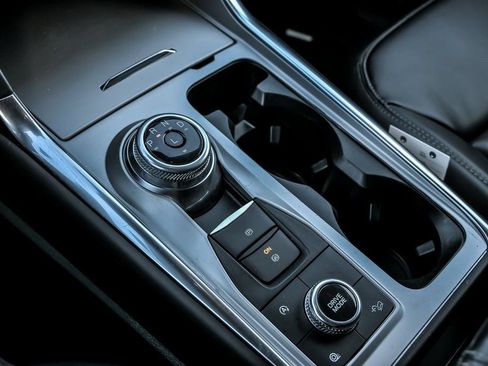 Used 2023 Ford Explorer XLT w/ Equipment Group 202A image 24