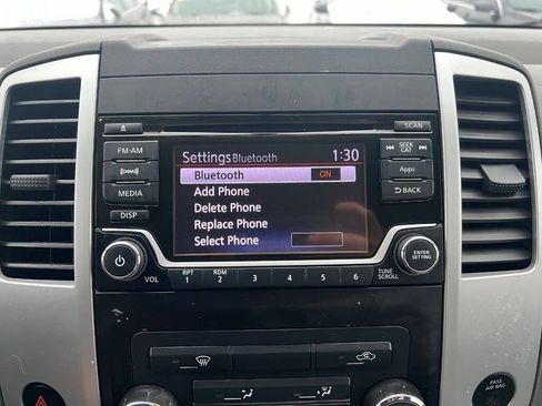 Used 2015 Nissan Frontier SV image 21