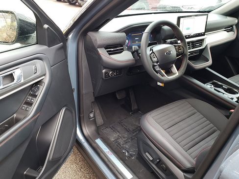 New 2026 Ford Explorer ST-Line w/ ST-Line Street Pack image 9