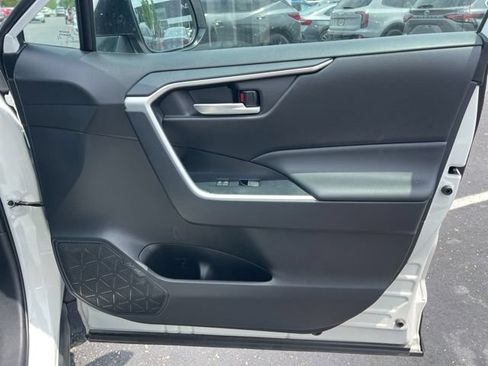 Used 2025 Toyota RAV4 XLE FWD image 29