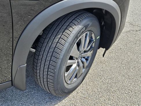 New 2025 Nissan Pathfinder S image 4