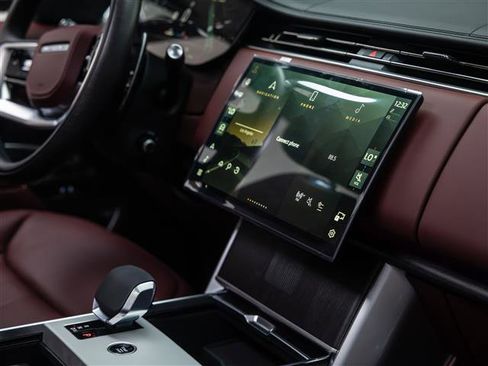 New 2026 Land Rover Range Rover Long Wheelbase Autobiography AWD/4WD image 30