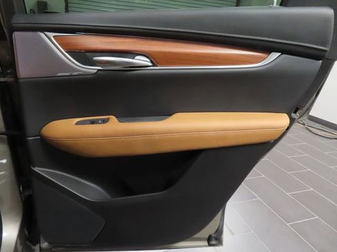 Used 2023 Cadillac XT5 Premium Luxury image 13