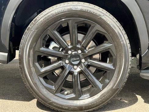 Used 2023 Toyota Highlander L FWD image 14