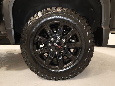 Used 2024 GMC Sierra 2500 AT4 w/ AT4 Premium Plus Package AWD/4WD image 36