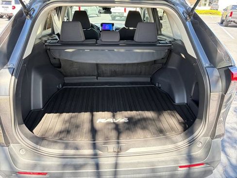 Used 2023 Toyota RAV4 LE AWD/4WD image 13