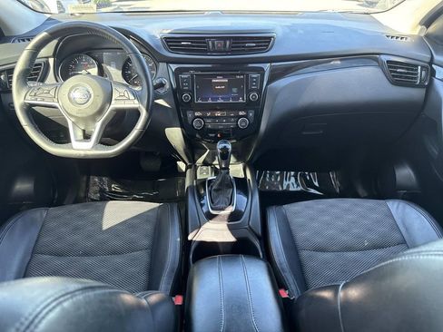 Certified 2022 Nissan Rogue Sport SV w/ Technology Package image 16