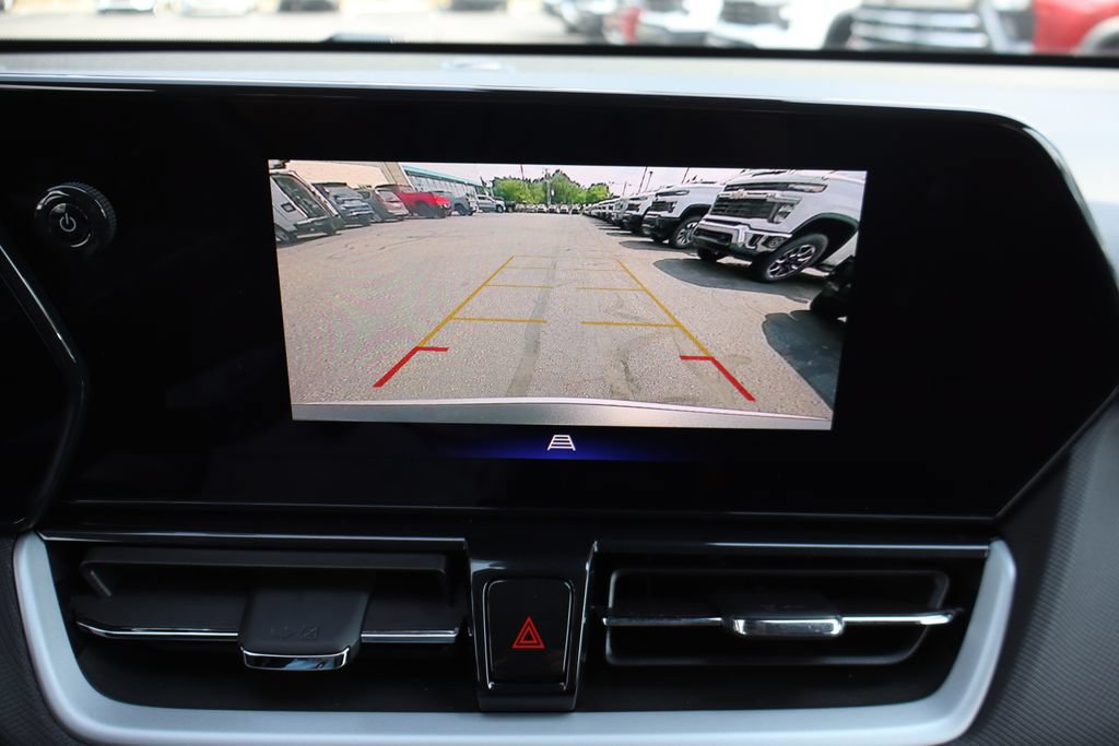Used 2025 Chevrolet TrailBlazer LT w/ LT Cold Weather Package FWD image 13