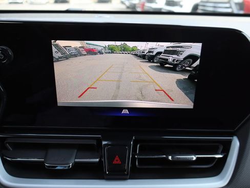 Used 2025 Chevrolet TrailBlazer LT w/ LT Cold Weather Package FWD image 13