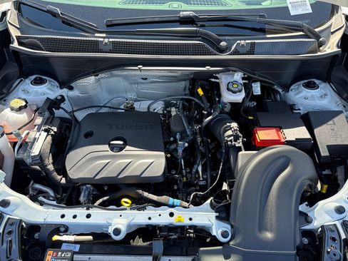 Certified 2026 Buick Encore GX Preferred w/ Comfort Package FWD image 8