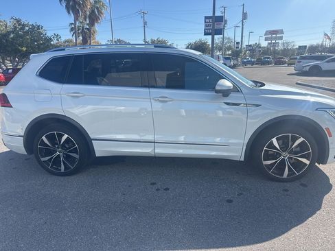 Used 2024 Volkswagen Tiguan SEL R-Line image 2