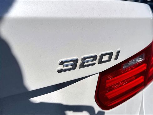 Used 2015 BMW 320i Sedan RWD image 23