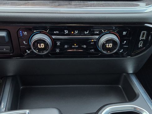 Used 2022 Chevrolet Silverado 1500 LTZ w/ Z71 Off-Road Package image 21