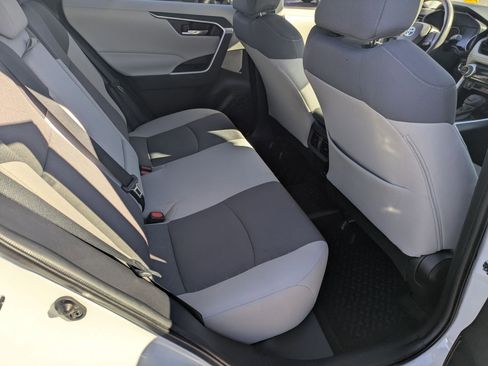 Used 2021 Toyota RAV4 XLE image 31