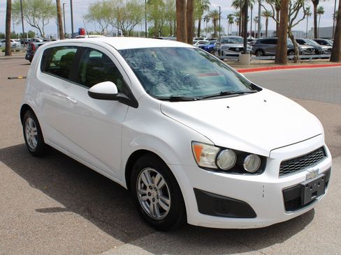 Used 2012 Chevrolet Sonic LT image 7