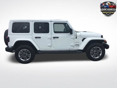 Used 2022 Jeep Wrangler Unlimited Sahara w/ LED Lighting Group AWD/4WD image 6