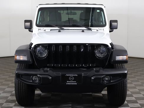 Used 2022 Jeep Wrangler Unlimited Willys image 8