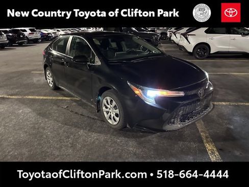 Used 2020 Toyota Corolla LE image 1