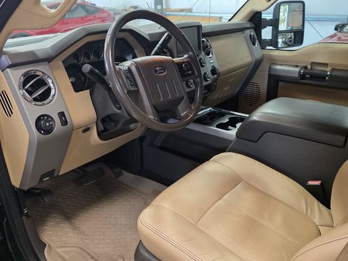 Used 2015 Ford F250 Lariat w/ Lariat Ultimate Package AWD/4WD image 13