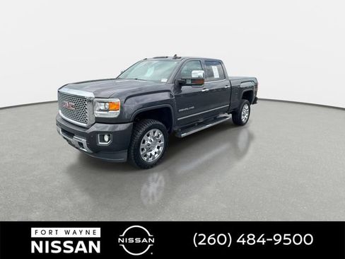 Used 2016 GMC Sierra 2500 Denali w/ Duramax Plus Package AWD/4WD image 4