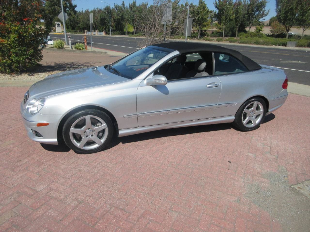 Used 2006 Mercedes-Benz CLK 500 Cabriolet image 1