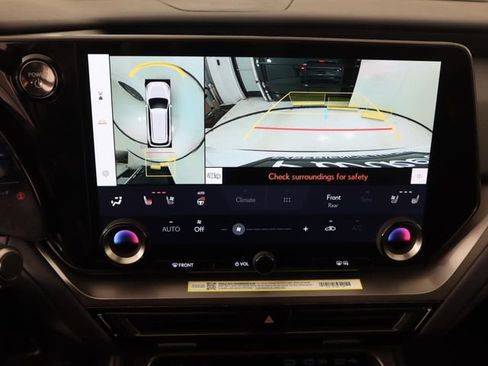 New 2026 Lexus TX 500h AWD image 18