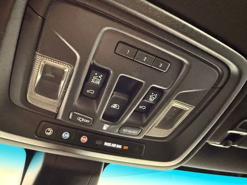 Used 2022 GMC Sierra 1500 AT4 w/ AT4 Premium Package image 28