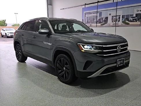 Used 2023 Volkswagen Atlas Cross Sport SE w/ Black Wheel Package FWD image 2