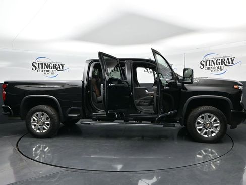 Used 2024 Chevrolet Silverado 2500 High Country w/ High Country Premium Package AWD/4WD image 37