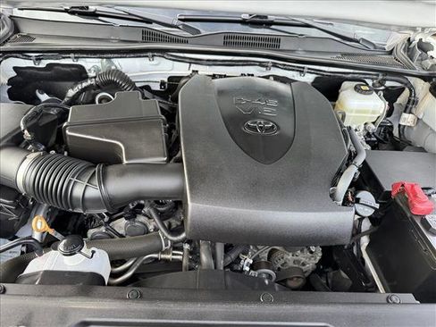 Certified 2022 Toyota Tacoma TRD Off-Road image 21