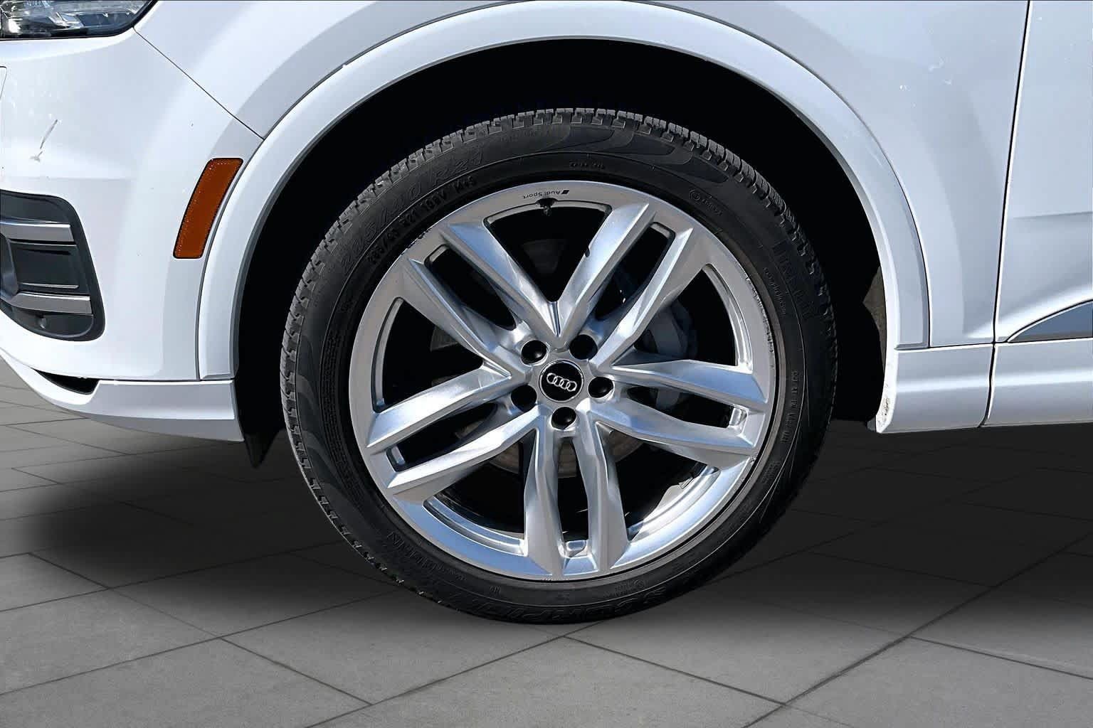 Used 2018 Audi Q7 3.0T Prestige AWD/4WD image 11