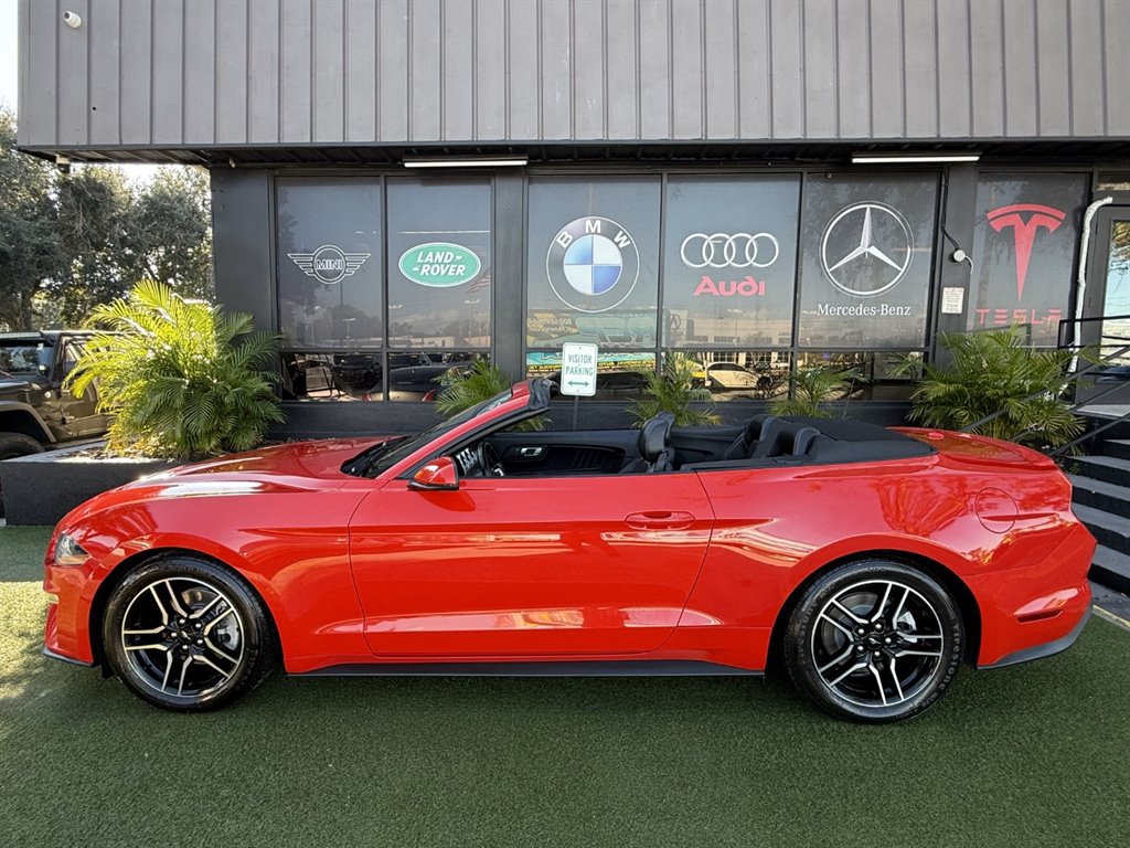 Used 2019 Ford Mustang Convertible RWD image 7