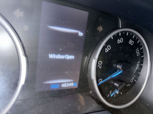 Used 2022 Toyota RAV4 XLE w/ XLE Grade Weather Package image 5