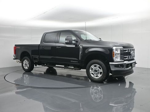 New 2026 Ford F250 XLT w/ FX4 Off-Road Package image 25