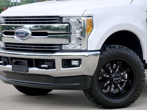 Used 2017 Ford F250 Lariat w/ Tow Technology Bundle AWD/4WD image 8