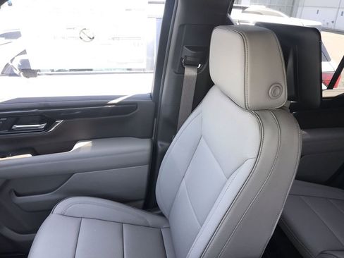 New 2026 GMC Yukon Elevation w/ Elevation Premium Package AWD/4WD image 24