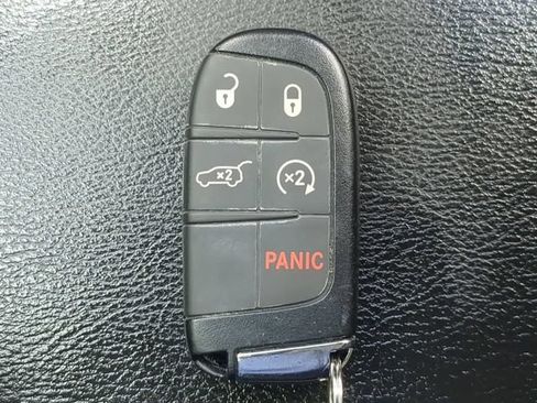 Used 2022 Jeep Compass Latitude w/ Sun and Sound Group FWD image 35