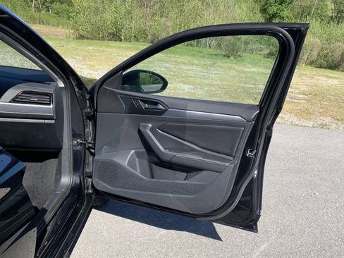 Used 2024 Volkswagen Jetta SE FWD image 26