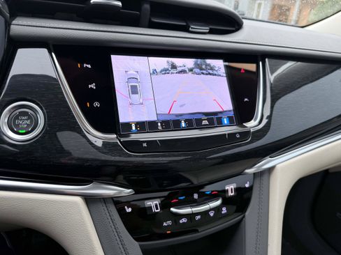 Used 2022 Cadillac XT6 Premium Luxury w/ Technology Package FWD image 24