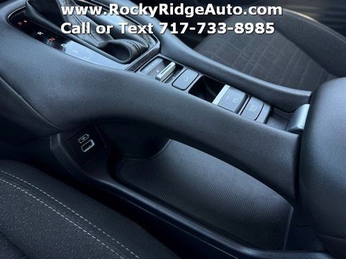 Used 2023 Honda HR-V LX image 23