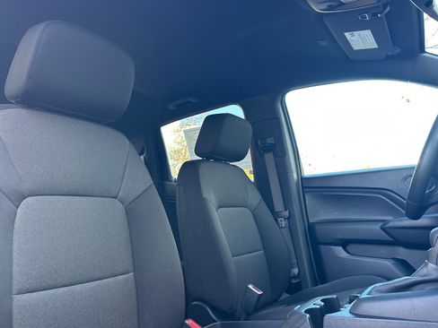 Used 2024 Chevrolet Colorado W/T image 17