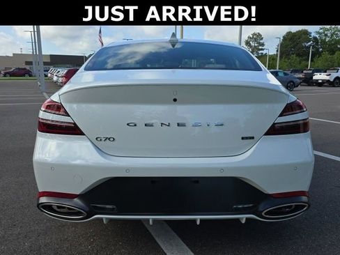 Used 2022 Genesis G70 3.3T RWD image 4