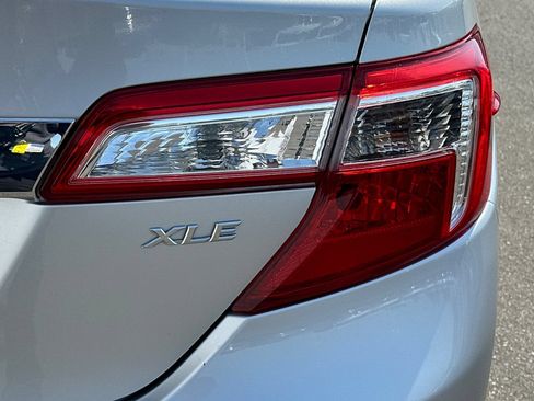 Used 2014 Toyota Camry XLE w/ Leather Package FWD image 31