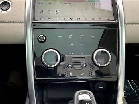Used 2020 Land Rover Discovery Sport S image 15