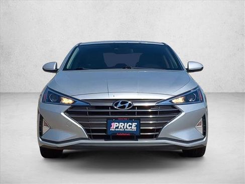 Used 2019 Hyundai Elantra SEL image 2