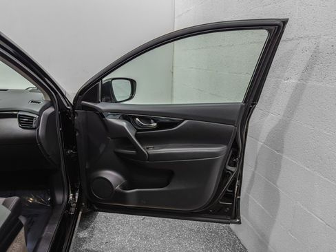 Used 2017 Nissan Rogue Sport SV AWD/4WD image 18