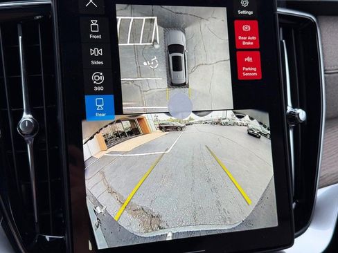 New 2026 Volvo XC90 B6 Plus w/ Protection Package Premier image 15