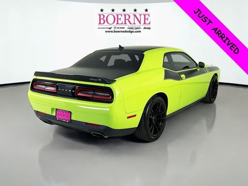 Used 2023 Dodge Challenger R/T w/ T/A Package image 7