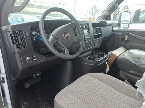 New 2025 GMC Savana 3500 Extended w/ Power Convenience Package image 7